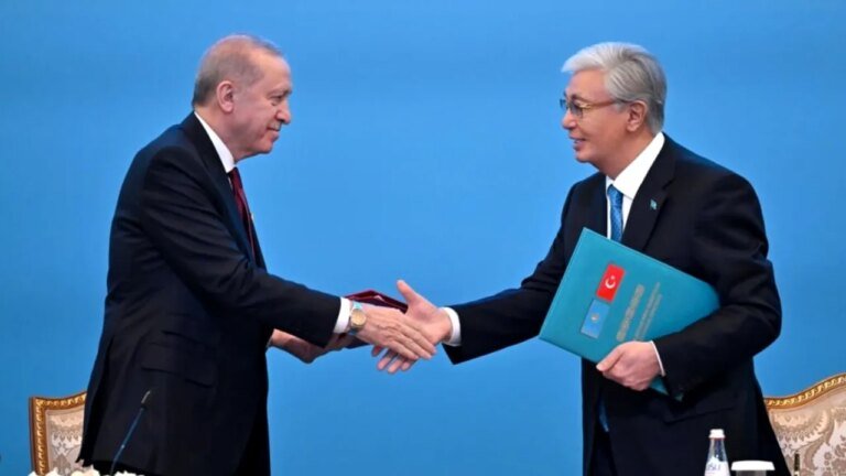 erdogan-si-tokayev-intaresc-parteneriatul-strategic:-turcia-si-kazahstan-tintesc-schimburi-comerciale-de-13-miliarde-de-euro