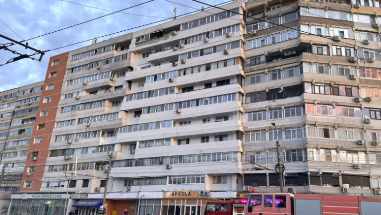 locatarii-blocului-din-galati-lovit-de-drona-ruseasca-vor-putea-fi-mutati-temporar-in-locuinte-puse-la-dispozitie-de-primarie