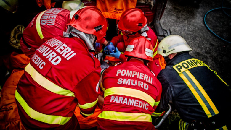 accident-grav-cu-trei-masini-pe-dn-1,-in-brasov.-un-copil-a-murit,-alte-opt-persoane-au-fost-duse-la-spital accident-grav-cu-trei-masini-pe-dn-1,-in-brasov.-un-copil-a-murit,-alte-opt-persoane-au-fost-duse-la-spital
