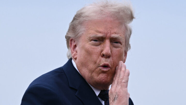 trump-vrea-un-miting-in-locul-concertelor-pentru-independenta-sua:-„atrag-mai-mult-public-decat-elvis-in-perioada-sa-de-glorie”