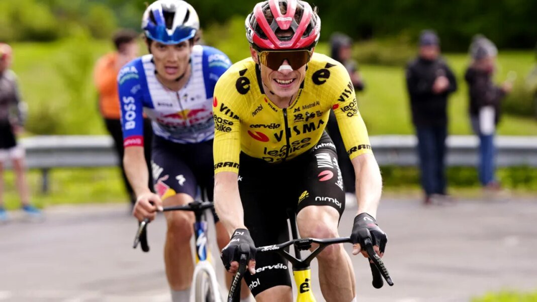 jonas-vingegaard-castiga-etapa-a-14-a-in-solitar-si-preia-tricoul-roz-in-giro