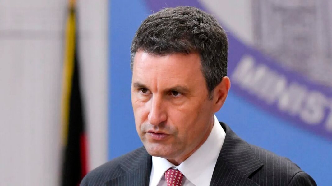 tanczos-barna:-nu-ne-mai-permitem-salarii-la-stat-peste-cele-din-privat.-„nu-exista-alta-cale”