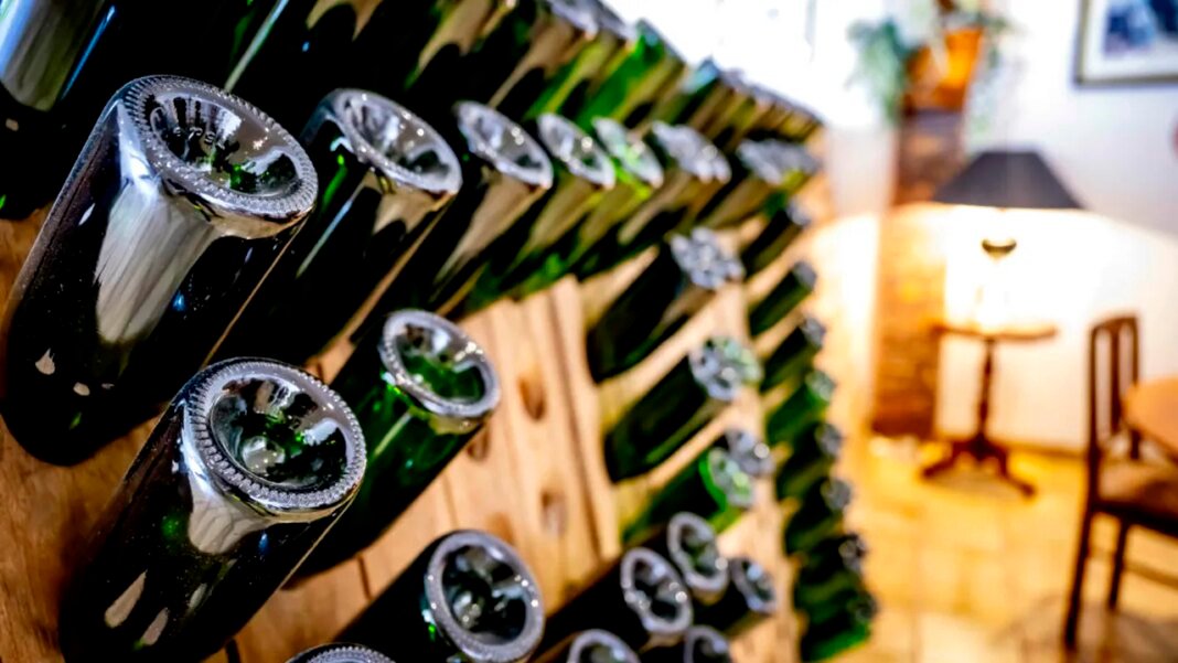 comoara-ascunsa-a-lui-stalin:-40.000-de-sticle-de-vin,-scoase-la-licitatie comoara-ascunsa-a-lui-stalin:-40.000-de-sticle-de-vin,-scoase-la-licitatie