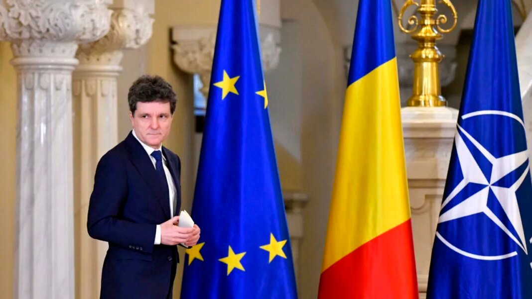 nicusor-dan-a-semnat-ordinul-de-decorare-a-nadiei-comaneci
