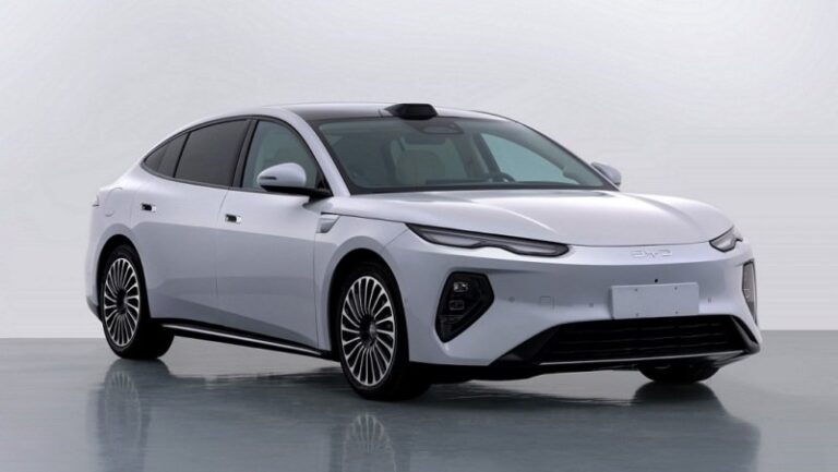 BYD Seal 08: Specificații oficiale pentru nava amiral de 684 CP și baterie Blade 2.0