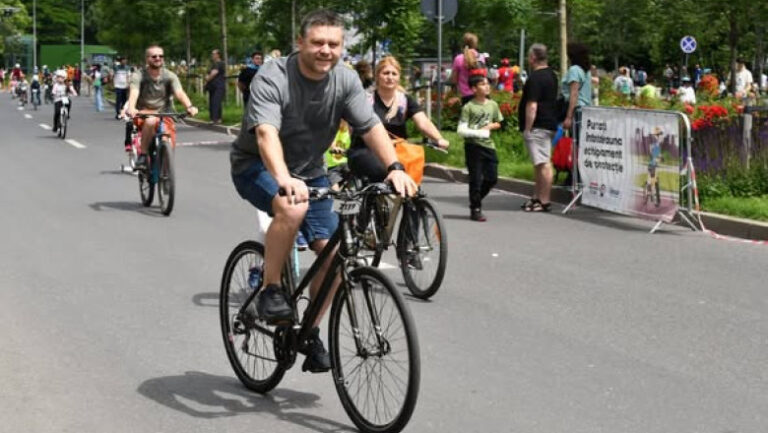 ciprian-ciucu,-de-ziua-mondiala-a-bicicletei:-oriunde-reabilitam,-modernizam-drumuri-si-spatiul-ne-permite,-vom-avea-piste