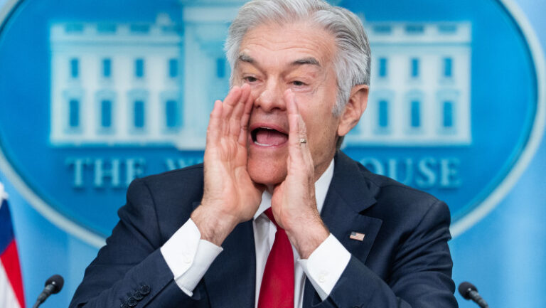dr-oz:-trump-are-o-sanatate-„spectaculoasa”.-se-duce-atat-de-des-la-medic,-pentru-ca-„iubeste-rezultatele”-obtinute-la-vizite