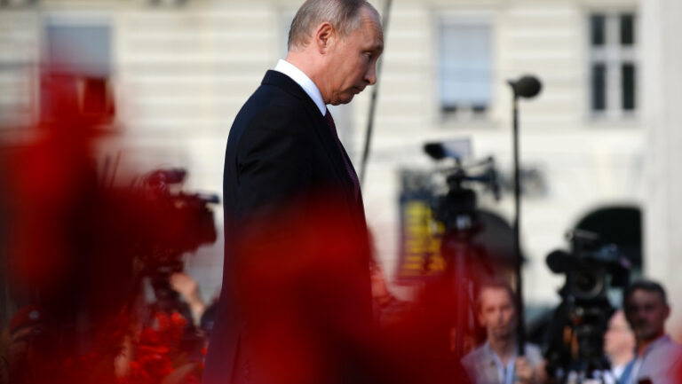 vladimir-putin-ar-putea-plati-un-pret-personal-pentru-esecul-din-ucraina.-cand-a-fost-liderul-rus-cel-mai-aproape-de-a-pierde-puterea