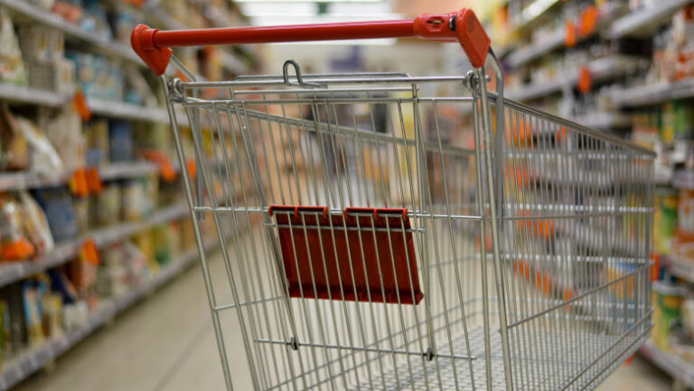 cifra-de-afaceri-din-comert-a-scazut-cu-5,8%-in-primele-patru-luni-din-an.-ce-categorie-de-produse-a-fost-cea-mai-afectata