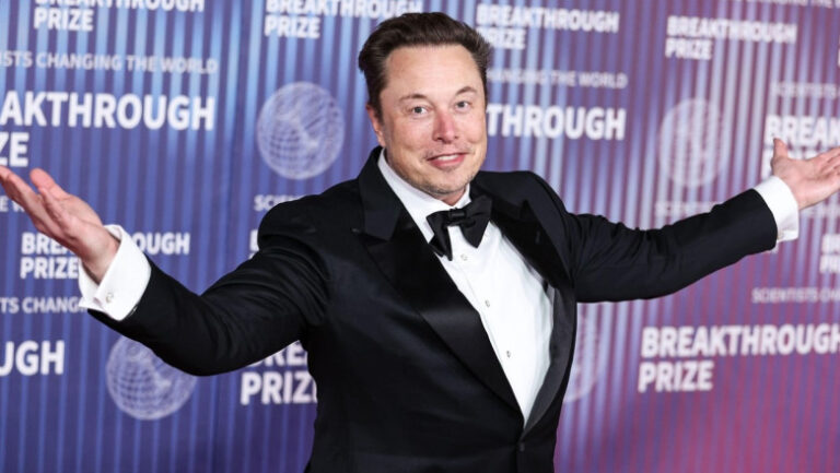elon-musk-este-la-un-pas-sa-devina-primul-trilionar-din-lume.-evaluarea-uriasa-estimata-pentru-listarea-spacex