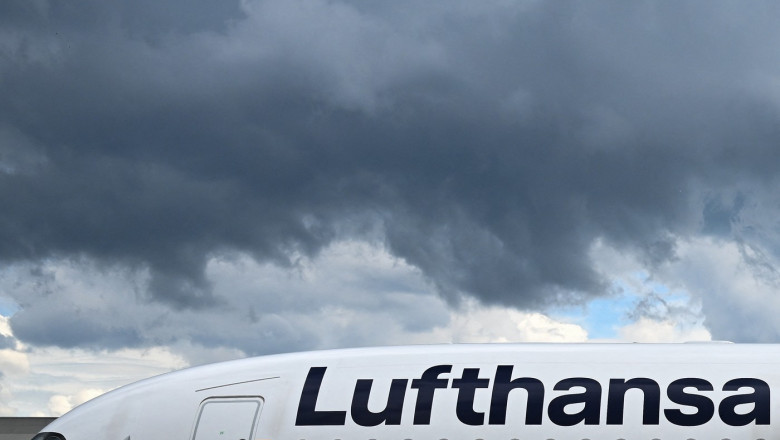 un-avion-lufthansa-s-a-prabusit-la-aeroportul-din-frankfurt-in-dreptul-unei-porti-de-imbarcare un-avion-lufthansa-s-a-prabusit-la-aeroportul-din-frankfurt-in-dreptul-unei-porti-de-imbarcare