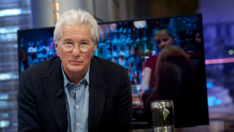 „inainte-erau-«paraziti»,-acum-sunt-«aliens»”.-reactia-dura-a-celebrului-actor-richard-gere-impotriva-unei-politici-din-sua