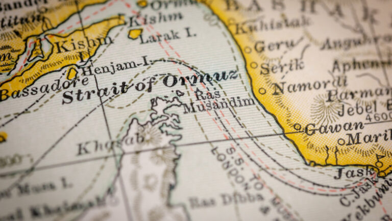 patru-petroliere-iraniene-au-evitat-blocada-americana-si-au-traversat-in-aceeasi-zi-stramtoarea-ormuz