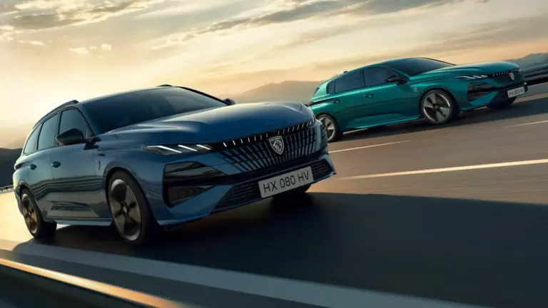 strategia-de-1-miliard-de-euro:-stellantis-finanteaza-in-franta-noua-generatie-de-modele-peugeot-electrice-si-hibride