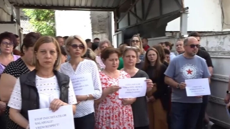 angajatii-de-la-casa-de-pensii-dolj-au-intrerupt-lucrul.-ei-anunta-proteste-si-saptamana-viitoare
