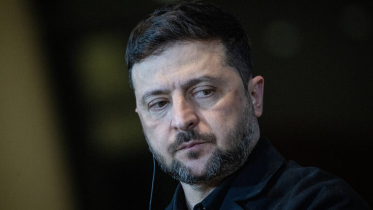 „a-ales-din-nou-razboiul”:-zelenski-il-critica-pe-putin-pentru-ca-a-refuzat-discutiile-fata-in-fata