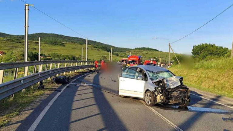 grav-accident-rutier-pe-dn1f,-in-judetul-cluj,-unde-o-motocicleta-a-intrat-in-coliziune-cu-un-autoturism
