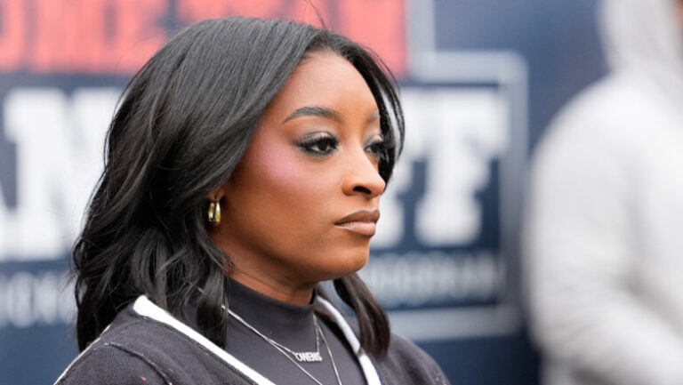 marea-gimnasta-simone-biles,-„la-un-pas-de-moarte”-in-urma-cu-cateva-zile:-„cea-mai-infricosatoare-experienta-din-viata-mea”