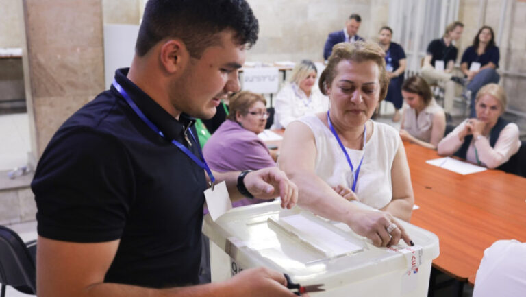 alegeri-legislative-in-armenia:-partidul-prim-ministrului-pasinian-este-in-frunte,-conform-rezultatelor-partiale