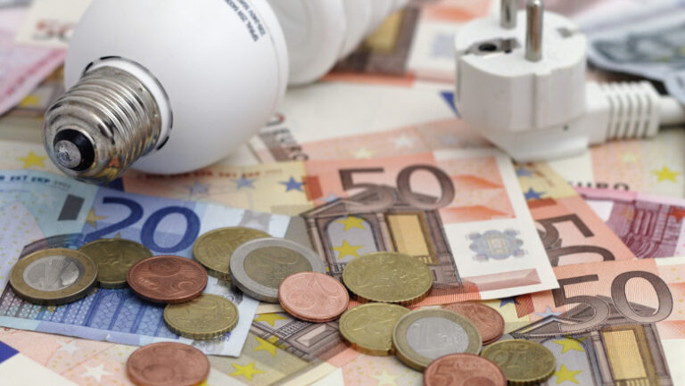 vesti-pentru-consumatori:-ue-pregateste-o-masura-care-ar-putea-reduce-facturile-la-electricitate-pentru-milioane-de-oameni