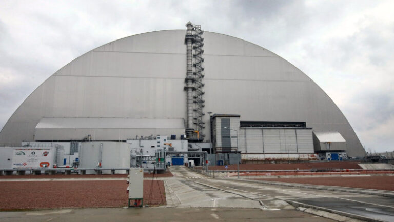 temeri-de-contaminare-dupa-un-atac-langa-cernobil:-o-drona-rusa-a-lovit-o-zona-de-depozitare-a-combustibilului-nuclear-uzat