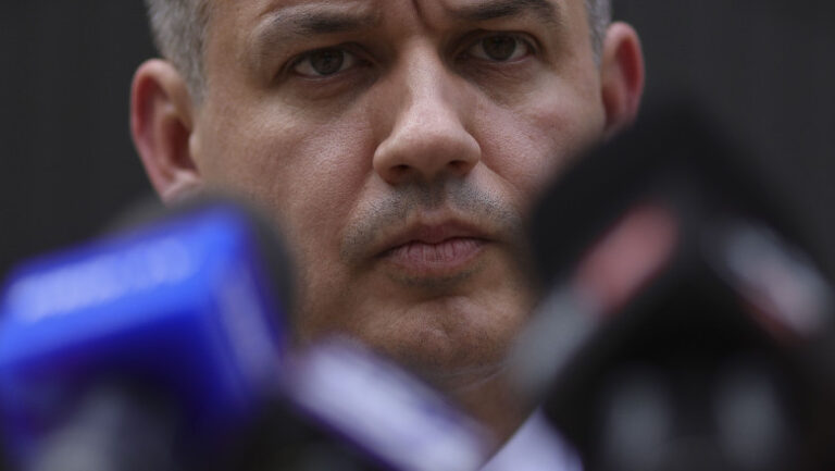 eugen-tomac-a-inceput-o-noua-zi-de-consultari-pentru-sustinerea-guvernului-in-parlament.-„am-vazut-exigentele-partidelor”