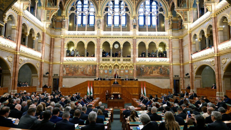 deputatii-din-ungaria-si-au-taiat-40%-din-salariu.-„este-o-chestiune-de-modestie”