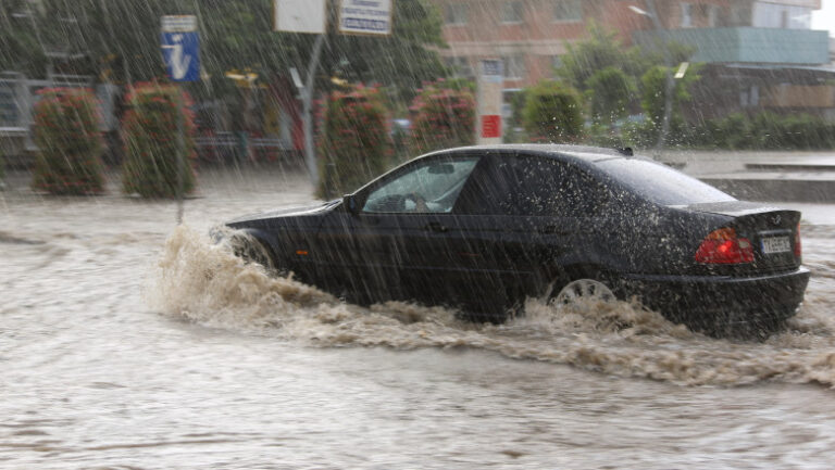 hidrologii-au-emis-cod-galben-de-inundatii-pe-rauri-din-14-judete.-ce-zone-sunt-afectate
