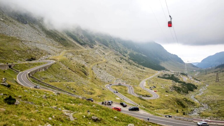 deschiderea-transfagarasanului,-programata-pentru-vineri-la-ora-09.00,-amanata-din-cauza-codului-portocaliu-de-ploi