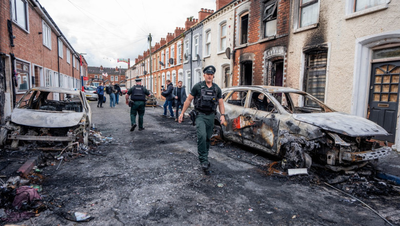 mae:-20-de-romani-din-irlanda-de-nord-sunt-afectati-direct-de-violentele-anti-imigranti.-casele-a-3-familii-au-fost-vandalizate mae:-20-de-romani-din-irlanda-de-nord-sunt-afectati-direct-de-violentele-anti-imigranti.-casele-a-3-familii-au-fost-vandalizate
