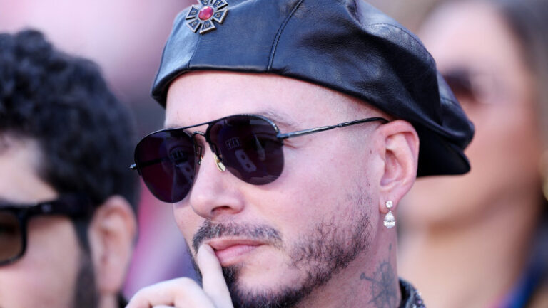 cine-este-j-balvin,-columbianul-care-va-face-spectacol-la-festivitatea-de-deschidere-a-campionatului-mondial-2026-la-mexico-city