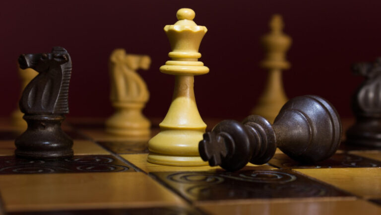 rusia,-candva-cea-mai-puternica-natiune-din-acest-sport,-a-fost-suspendata-din-federatia-mondiala-de-sah