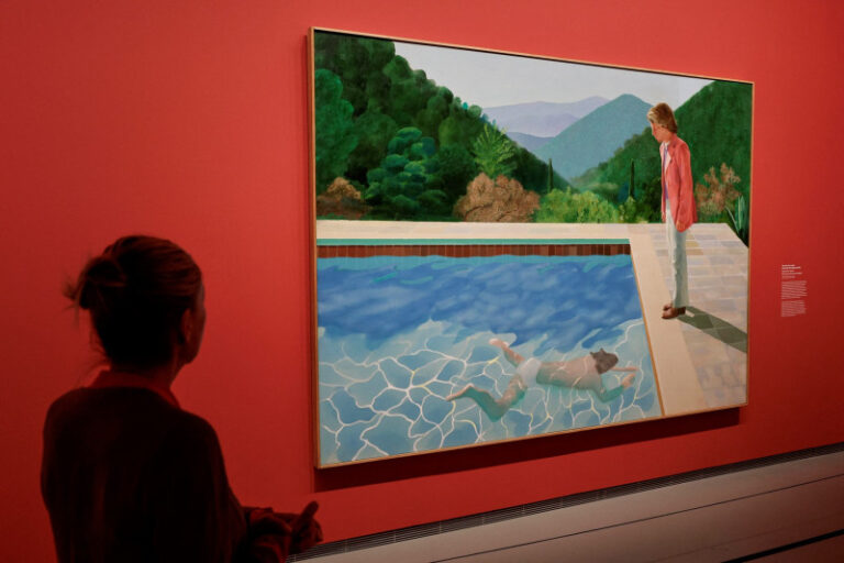david-hockney-a-murit-la-varsta-de-88-de-ani:-artist-contemporan-foarte-influent,-faimos-pentru-picturi-cu-piscine-californiene