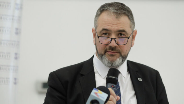 cine-este-sorin-costreie,-care-ar-putea-prelua-portofoliul-educatiei,-daca-guvernul-tomac-trece-de-parlament