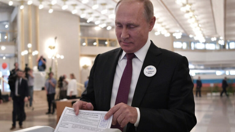 semnal-de-alarma-la-kremlin:-o-treime-dintre-rusi-resimt-efectele-sanctiunilor-si-ale-razboiului.-sondajul-care-pune-presiune-pe-putin