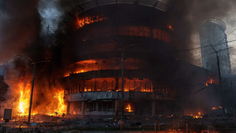 „arata-ca-la-cernobil.-devine-din-ce-in-ce-mai-periculos”:-marturii-despre-viata-in-cel-mai-bombardat-cartier-din-kiev