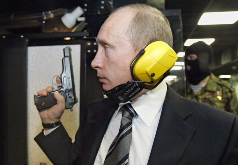 „rusia-nu-se-prabuseste,-dar-apar-fisuri”.-dupa-peste-patru-ani-de-razboi,-vladimir-putin-se-confrunta-cu-5-provocari-majore