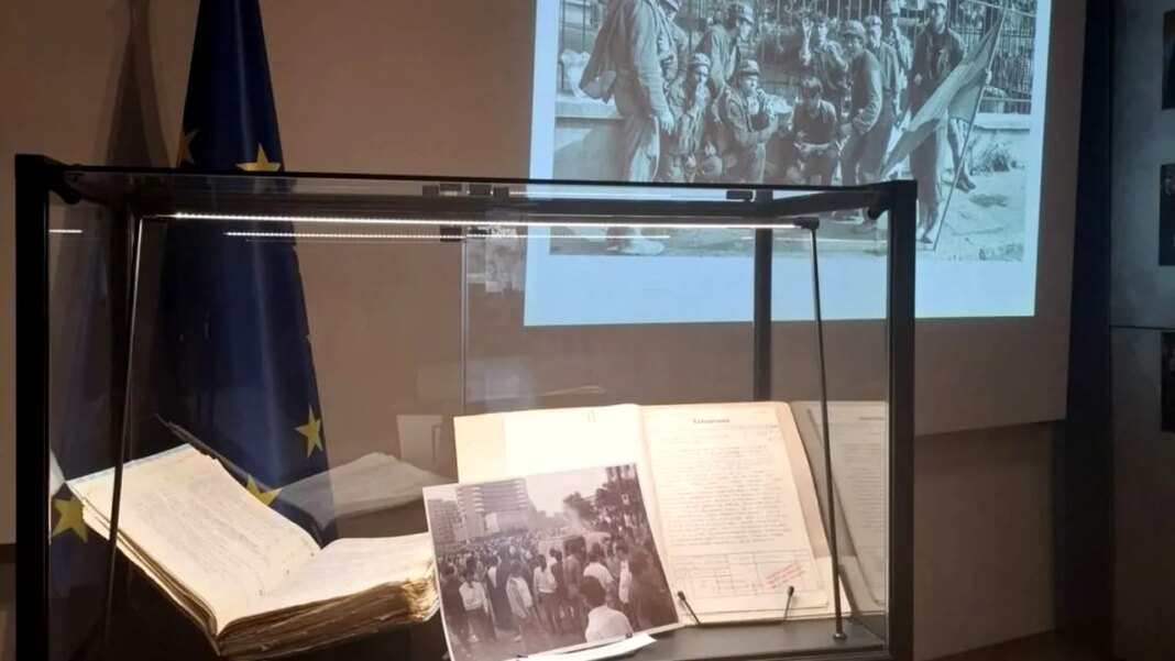 expozitie-inedita-la-mae:-documente-diplomatice-declasificate-despre-mineriada-din-iunie-1990 expozitie-inedita-la-mae:-documente-diplomatice-declasificate-despre-mineriada-din-iunie-1990