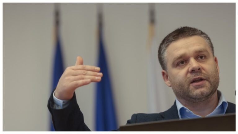 ciprian-ciucu-va-lipsi-de-la-sedinta-pnl:-primarul-general-e-la-singapore.-„a-picat-prost-pentru-mine-din-cauza-tentativei-de-puci”