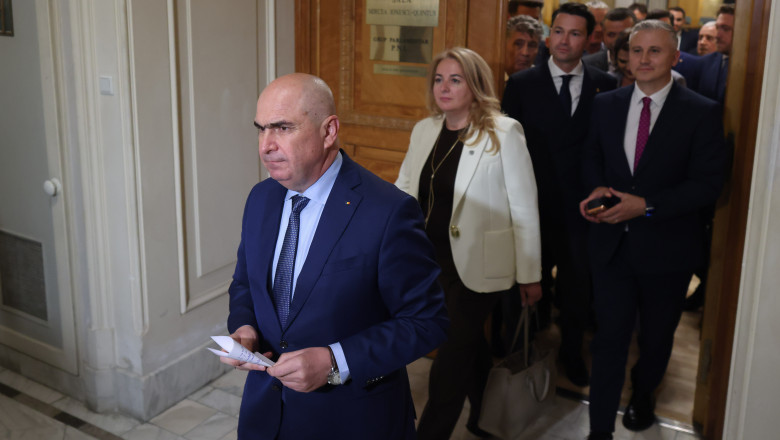 ilie-bolojan-vrea-noi-consultari-cu-nicusor-dan-pentru-un-nou-guvern,-fie-si-minoritar,-pe-baza-unui-pact-national ilie-bolojan-vrea-noi-consultari-cu-nicusor-dan-pentru-un-nou-guvern,-fie-si-minoritar,-pe-baza-unui-pact-national