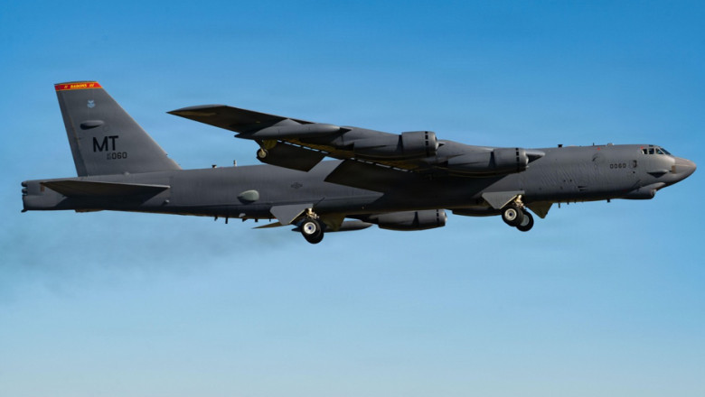 un-bombardier-b-52-stratofortress-apartinand-fortelor-aeriene-americane-s-a-prabusit-dupa-decolare-in-california un-bombardier-b-52-stratofortress-apartinand-fortelor-aeriene-americane-s-a-prabusit-dupa-decolare-in-california