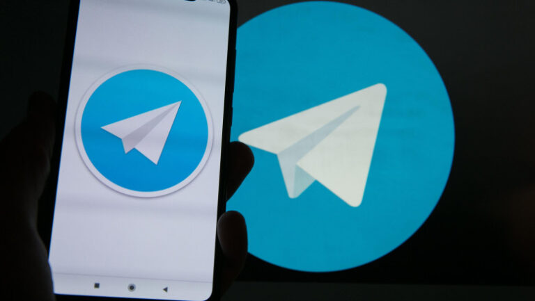 rusia-si-iranul-recruteaza-adolescenti-pe-telegram-si-discord,-pentru-a-crea-haos-(financial-times)