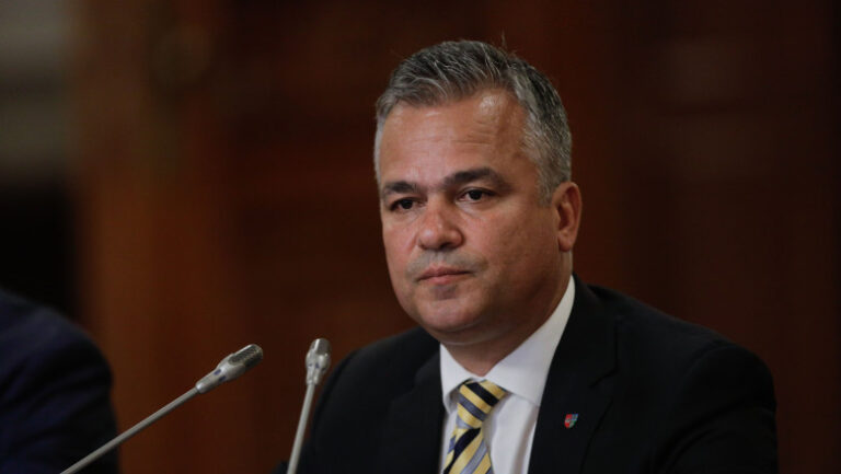 adrian-vestea-anunta-o-lista-de-ministri-„care-vor-avea-integritate-si-expertiza-profesionala”.-ce-spune-despre-programul-de-guvernare
