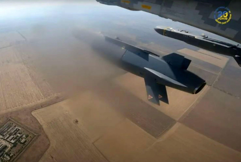 arma-ce-„anunta-o-noua-faza-a-razboiului”:-cum-au-devenit-dronele-de-atac-ale-ucrainei-mai-eficiente-decat-sistemele-de-rachete-himars arma-ce-„anunta-o-noua-faza-a-razboiului”:-cum-au-devenit-dronele-de-atac-ale-ucrainei-mai-eficiente-decat-sistemele-de-rachete-himars