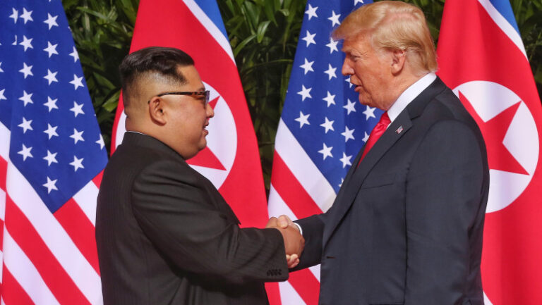 presedintele-sud-coreean-ii-cere-lui-trump-sa-l-ajute-sa-faca-pace-cu-phenianul,-„asa-cum-a-rezolvat-conflictul-din-orientul-mijlociu”