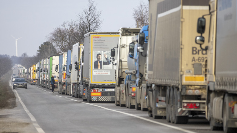 blocaje-in-vami:-angajatii-intra-in-greva-de-avertisment-si-acuza-pierderea-unor-drepturi-salariale blocaje-in-vami:-angajatii-intra-in-greva-de-avertisment-si-acuza-pierderea-unor-drepturi-salariale