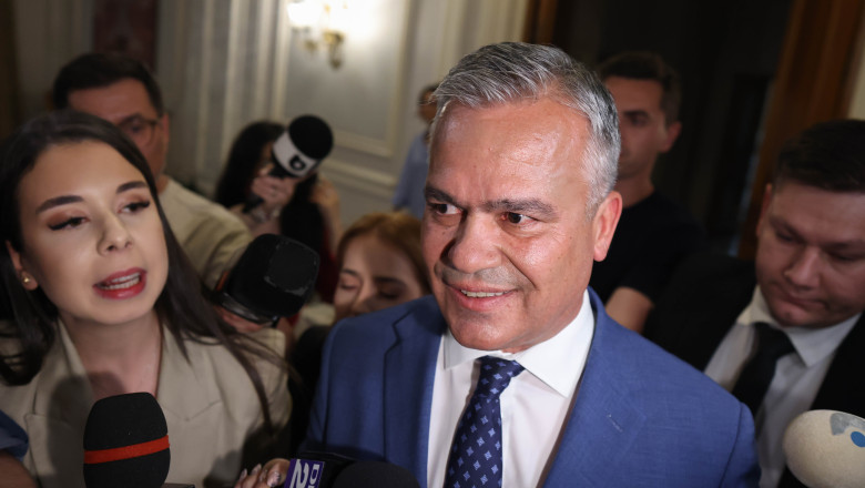 adrian-vestea,-asteptat-sa-depuna-lista-de-ministri-si-programul-de-guvernare-la-parlament:-a-patra-zi-de-cautare-a-unei-majoritati adrian-vestea,-asteptat-sa-depuna-lista-de-ministri-si-programul-de-guvernare-la-parlament:-a-patra-zi-de-cautare-a-unei-majoritati