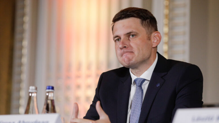 mircea-abrudean:-pnl-va-iesi-mai-puternic-dupa-congresul-extraordinar-de-duminica.-partidul-isi-alege-singur-conducerea-si-directia