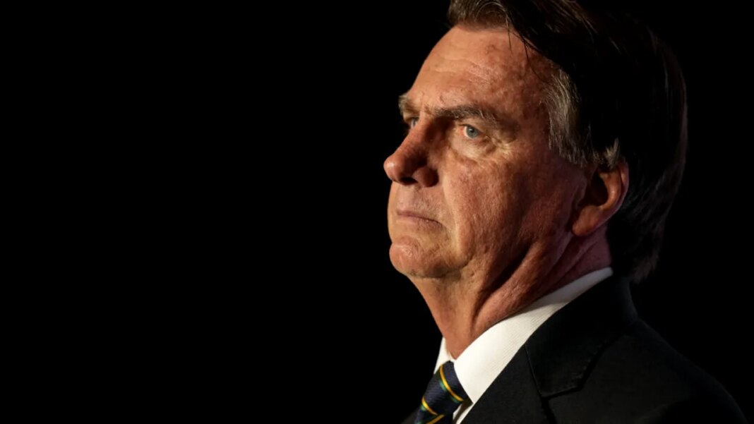 politia-il-va-interoga-pe-fostul-presedinte-brazilian-jair-bolsonaro-despre-detinerea-unui-pistol-in-timpul-arestului-la-domiciliu