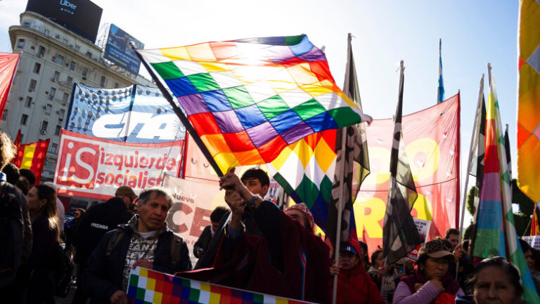 stare-de-urgenta-in-bolivia-dupa-saptamani-de-blocaje:-presedintele-rodrigo-paz-trimite-armata-pe-strazi